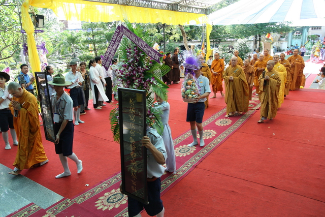 Chùm ảnh: Các đoàn viếng tang lễ HT. Thích Minh Châu - Chiều 03/09/2012