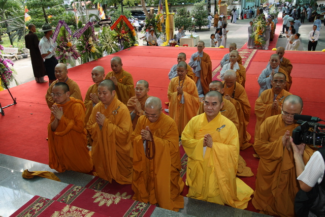 Chùm ảnh: Các đoàn viếng tang lễ HT. Thích Minh Châu - Chiều 03/09/2012