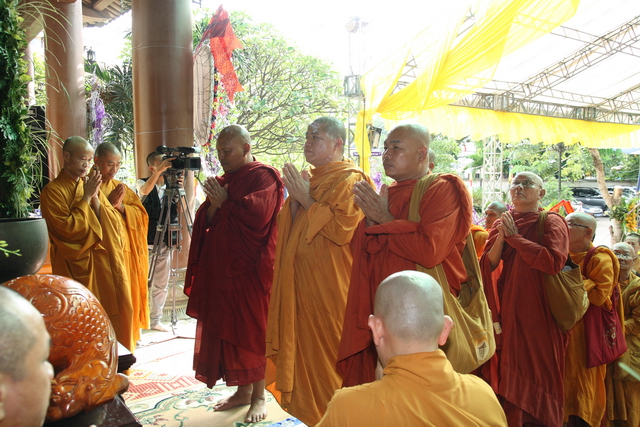 Chùm ảnh: Các đoàn viếng tang lễ HT. Thích Minh Châu - Chiều 03/09/2012