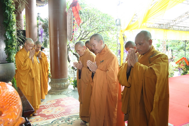 Chùm ảnh: Các đoàn viếng tang lễ HT. Thích Minh Châu - Chiều 03/09/2012