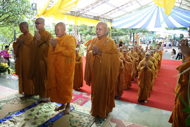 Chùm ảnh: Các đoàn viếng tang lễ HT. Thích Minh Châu - Chiều 03/09/2012