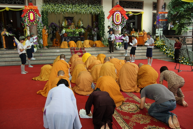 Chùm ảnh: Các đoàn viếng tang lễ HT. Thích Minh Châu - Chiều 03/09/2012