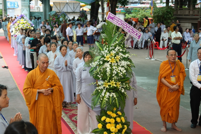 Chùm ảnh: Các đoàn viếng tang lễ HT. Thích Minh Châu - Chiều 03/09/2012