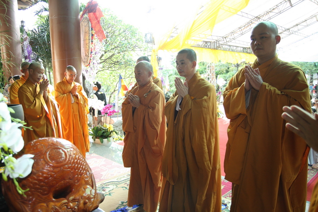 Chùm ảnh: Các đoàn viếng tang lễ HT. Thích Minh Châu - Chiều 03/09/2012