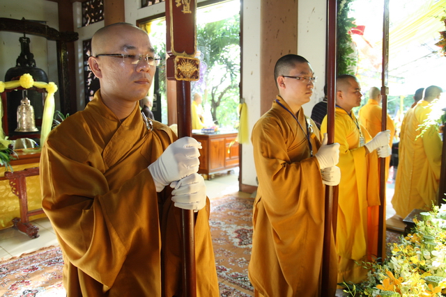 Chùm ảnh: Các đoàn viếng tang lễ HT. Thích Minh Châu - Chiều 03/09/2012