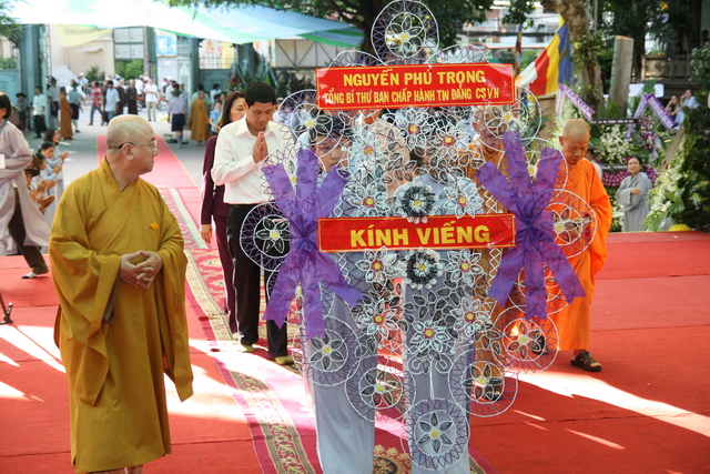 Chùm ảnh: Các đoàn viếng tang lễ HT. Thích Minh Châu - Chiều 03/09/2012
