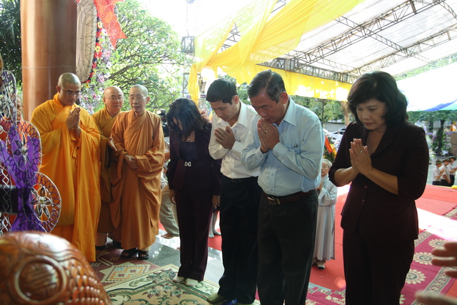 Chùm ảnh: Các đoàn viếng tang lễ HT. Thích Minh Châu - Chiều 03/09/2012