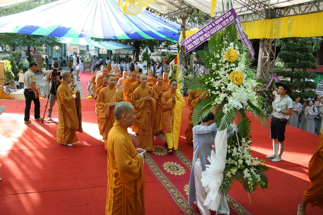 Chùm ảnh: Các đoàn viếng tang lễ HT. Thích Minh Châu - Chiều 03/09/2012