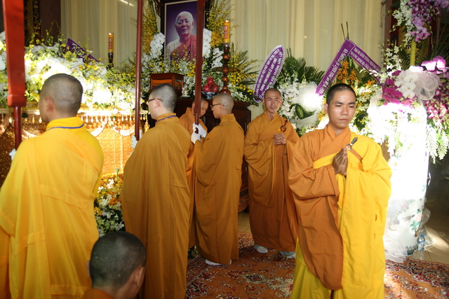 Chùm ảnh: Các đoàn viếng tang lễ HT. Thích Minh Châu - Chiều 03/09/2012
