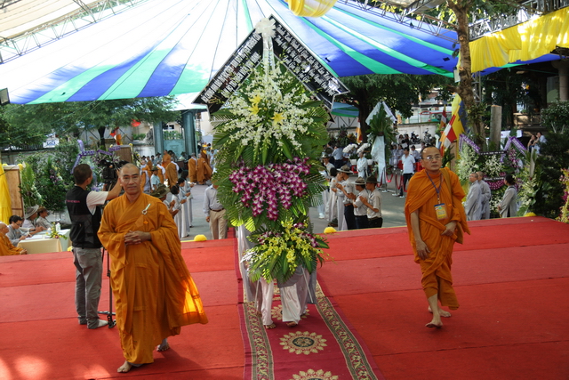 Chùm ảnh: Các đoàn viếng tang lễ HT. Thích Minh Châu - Chiều 03/09/2012