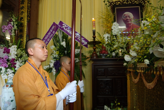 Chùm ảnh: Các đoàn viếng tang lễ HT. Thích Minh Châu - Chiều 03/09/2012