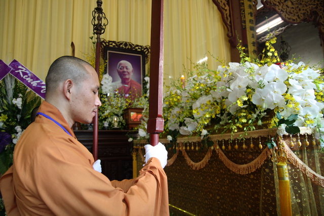 Chùm ảnh: Các đoàn viếng tang lễ HT. Thích Minh Châu - Chiều 03/09/2012