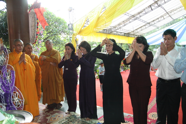 Chùm ảnh: Các đoàn viếng tang lễ HT. Thích Minh Châu - Chiều 03/09/2012