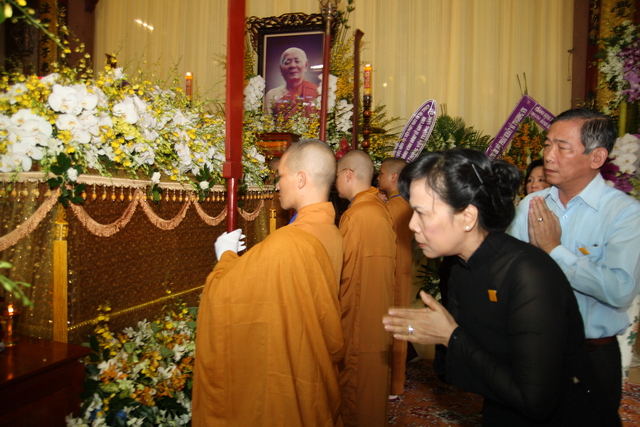 Chùm ảnh: Các đoàn viếng tang lễ HT. Thích Minh Châu - Chiều 03/09/2012