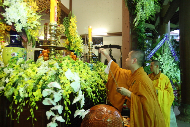 Chùm ảnh: Các đoàn viếng tang lễ HT. Thích Minh Châu - Chiều 03/09/2012