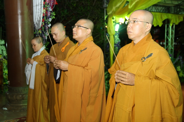 Chùm ảnh: Các đoàn viếng tang lễ HT. Thích Minh Châu - Chiều 03/09/2012