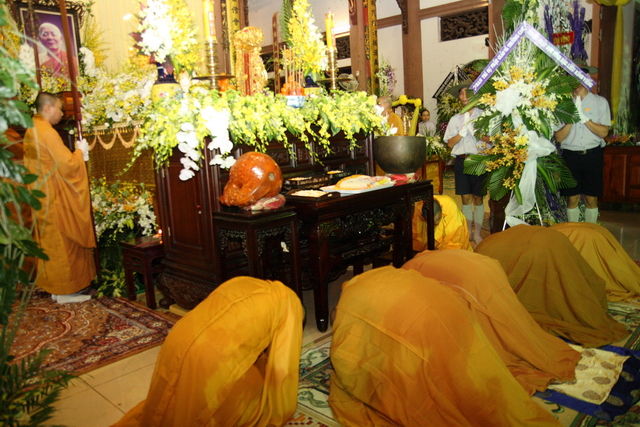 Chùm ảnh: Các đoàn viếng tang lễ HT. Thích Minh Châu - Chiều 03/09/2012
