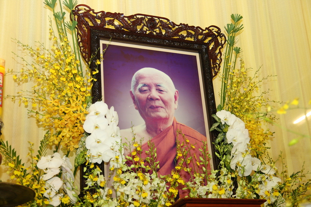 Chùm ảnh: Các đoàn viếng tang lễ HT. Thích Minh Châu - Chiều 03/09/2012