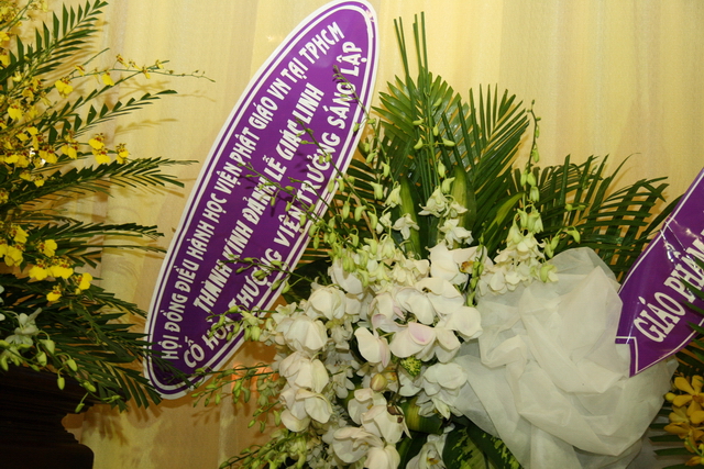 Chùm ảnh: Các đoàn viếng tang lễ HT. Thích Minh Châu - Chiều 03/09/2012