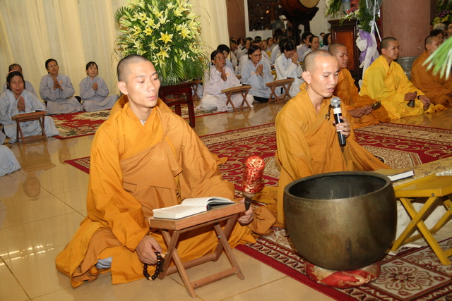 Chùm ảnh: Các đoàn viếng tang lễ HT. Thích Minh Châu - Chiều 03/09/2012