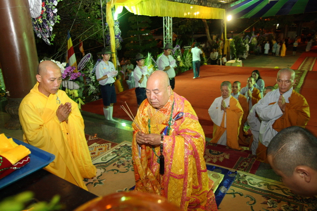 Chùm ảnh: Các đoàn viếng tang lễ HT. Thích Minh Châu - Chiều 03/09/2012