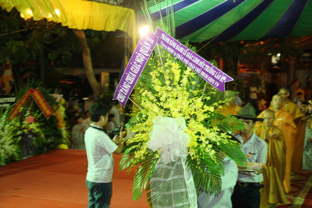 Chùm ảnh: Các đoàn viếng tang lễ HT. Thích Minh Châu - Chiều 03/09/2012