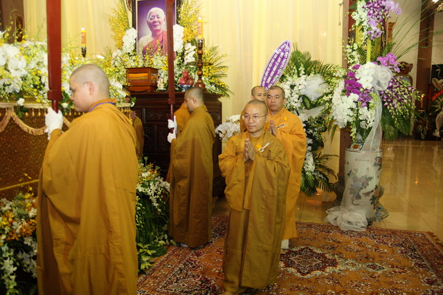 Chùm ảnh: Các đoàn viếng tang lễ HT. Thích Minh Châu - Chiều 03/09/2012
