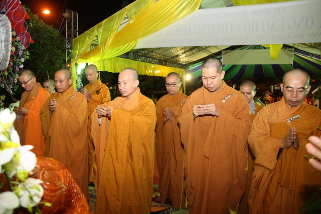 Chùm ảnh: Các đoàn viếng tang lễ HT. Thích Minh Châu - Chiều 03/09/2012