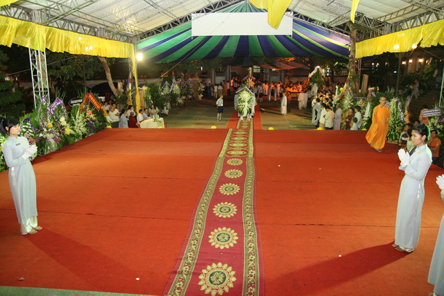 Chùm ảnh: Các đoàn viếng tang lễ HT. Thích Minh Châu - Chiều 03/09/2012