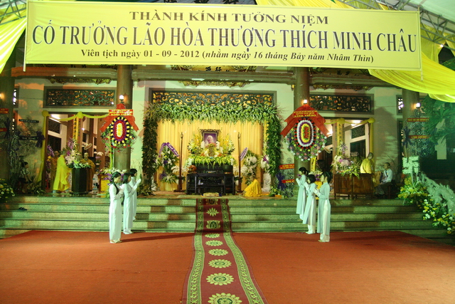 Chùm ảnh: Các đoàn viếng tang lễ HT. Thích Minh Châu - Chiều 03/09/2012