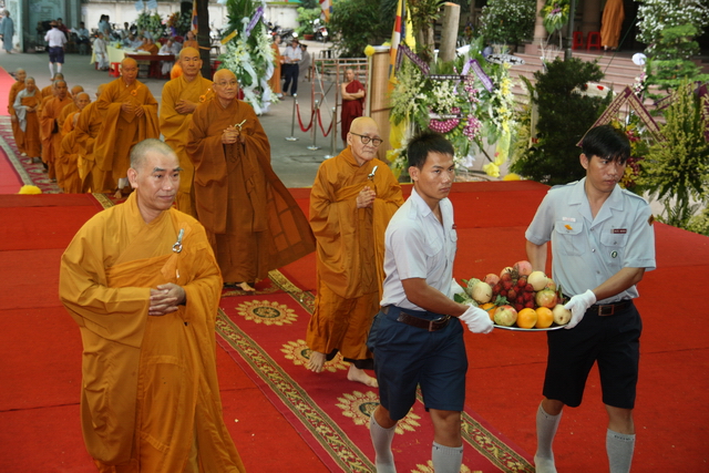 Chùm ảnh: Các đoàn viếng tang lễ HT. Thích Minh Châu - Sáng 04/09/2012