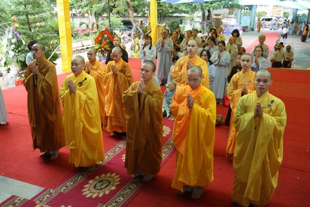 Chùm ảnh: Các đoàn viếng tang lễ HT. Thích Minh Châu - Sáng 04/09/2012