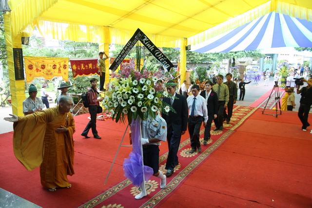 Chùm ảnh: Các đoàn viếng tang lễ HT. Thích Minh Châu - Sáng 04/09/2012
