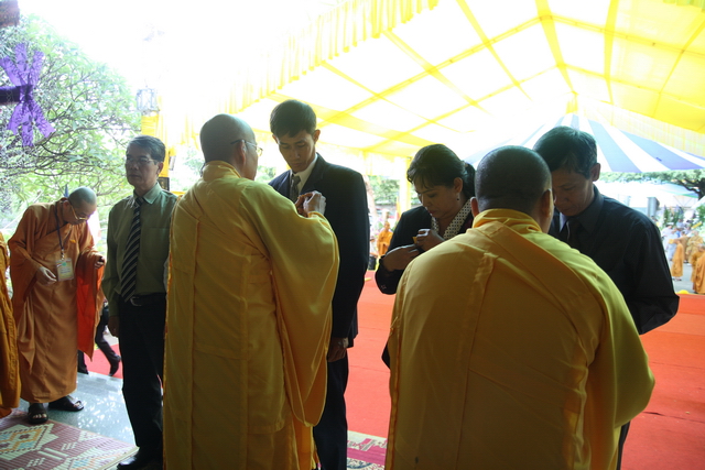 Chùm ảnh: Các đoàn viếng tang lễ HT. Thích Minh Châu - Sáng 04/09/2012