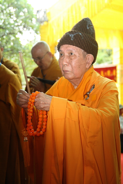 Chùm ảnh: Các đoàn viếng tang lễ HT. Thích Minh Châu - Sáng 04/09/2012