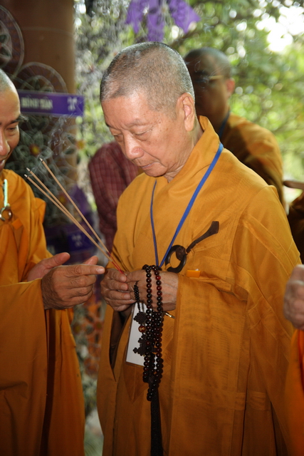 Chùm ảnh: Các đoàn viếng tang lễ HT. Thích Minh Châu - Sáng 04/09/2012