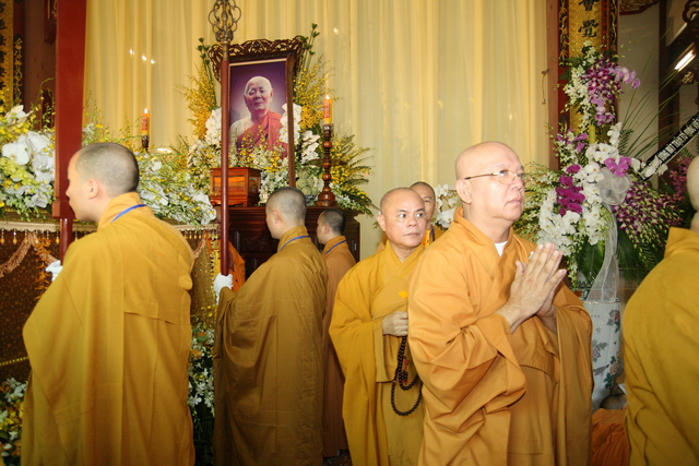 Chùm ảnh: Các đoàn viếng tang lễ HT. Thích Minh Châu - Sáng 04/09/2012