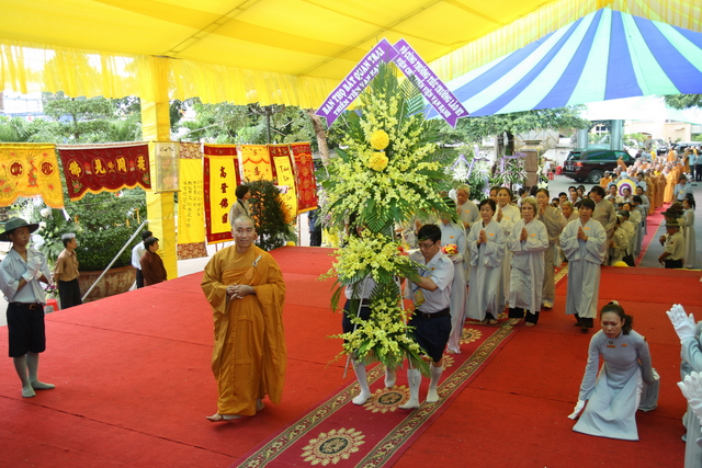 Chùm ảnh: Các đoàn viếng tang lễ HT. Thích Minh Châu - Sáng 04/09/2012