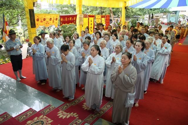 Chùm ảnh: Các đoàn viếng tang lễ HT. Thích Minh Châu - Sáng 04/09/2012