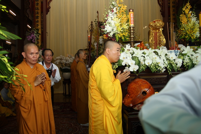 Chùm ảnh: Các đoàn viếng tang lễ HT. Thích Minh Châu - Sáng 04/09/2012