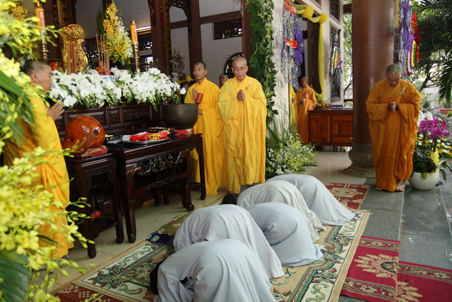 Chùm ảnh: Các đoàn viếng tang lễ HT. Thích Minh Châu - Sáng 04/09/2012