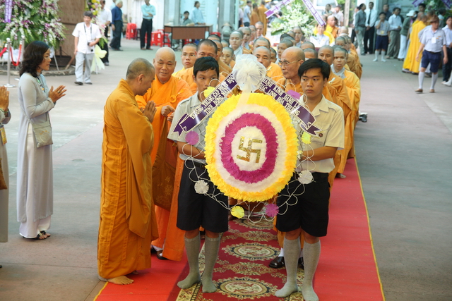 Chùm ảnh: Các đoàn viếng tang lễ HT. Thích Minh Châu - Sáng 04/09/2012