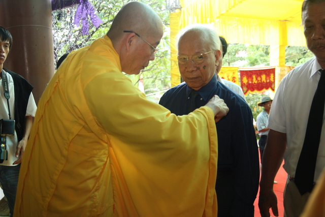 Chùm ảnh: Các đoàn viếng tang lễ HT. Thích Minh Châu - Sáng 04/09/2012