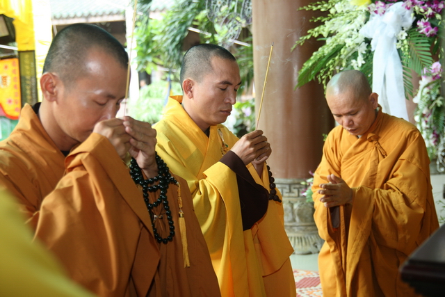 Chùm ảnh: Các đoàn viếng tang lễ HT. Thích Minh Châu - Sáng 04/09/2012