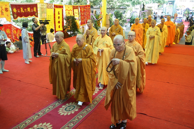 Chùm ảnh: Các đoàn viếng tang lễ HT. Thích Minh Châu - Sáng 04/09/2012