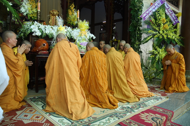 Chùm ảnh: Các đoàn viếng tang lễ HT. Thích Minh Châu - Sáng 04/09/2012