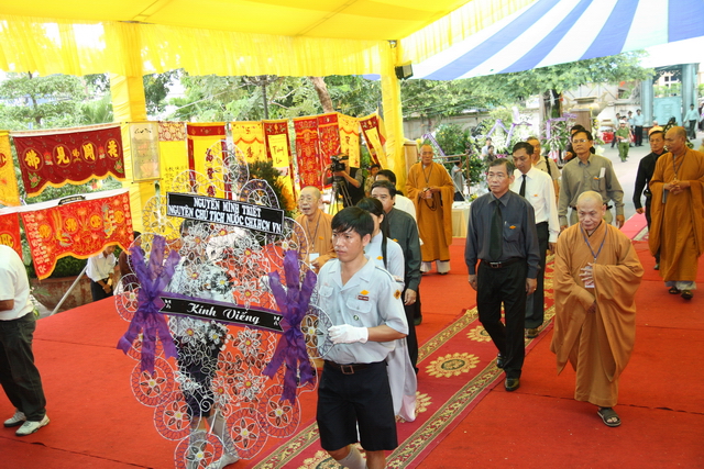 Chùm ảnh: Các đoàn viếng tang lễ HT. Thích Minh Châu - Sáng 04/09/2012