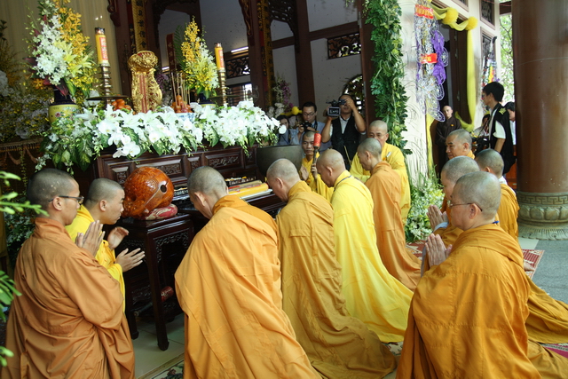 Chùm ảnh: Các đoàn viếng tang lễ HT. Thích Minh Châu - Sáng 04/09/2012