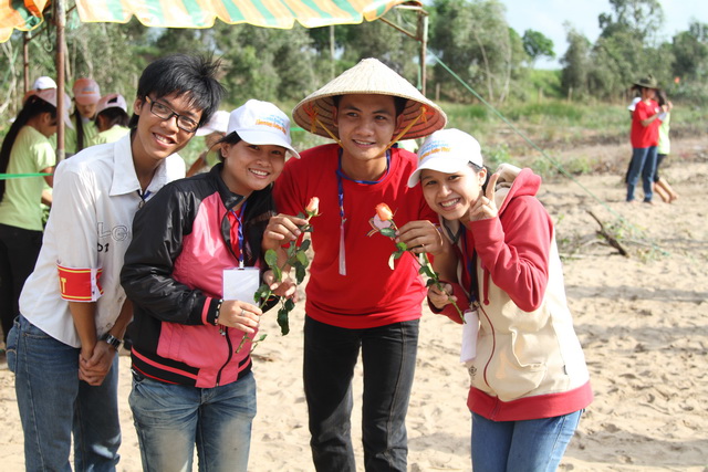 Hoằng Pháp Trẻ: Chùm ảnh “Hành trình về nguồn” - Hội trại “Tuổi trẻ và cuộc sống” lần V