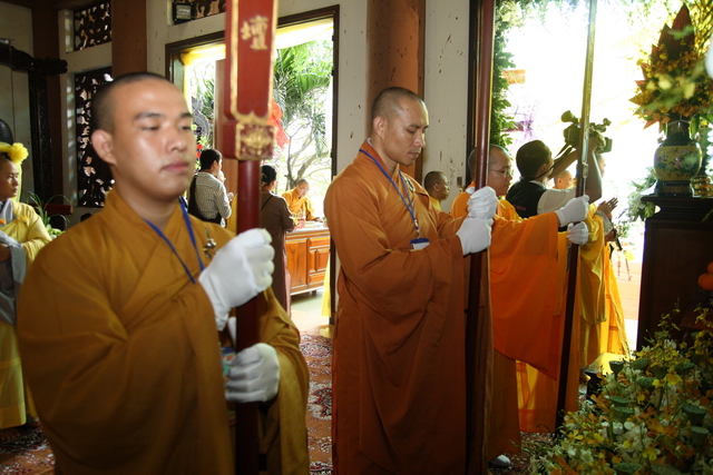 Chùm ảnh: Các đoàn viếng tang lễ HT. Thích Minh Châu - Sáng 04/09/2012